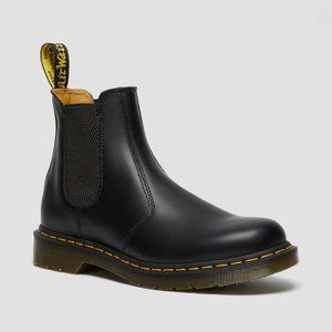 NWT Dr. Martens Chelsea Boot - 2976 YS Smooth 22227001